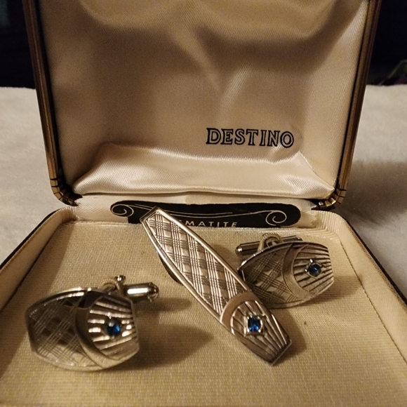 Men's Swank Silver toned with sapphires cuff links and tie tack set NEW - Picture 3 of 4